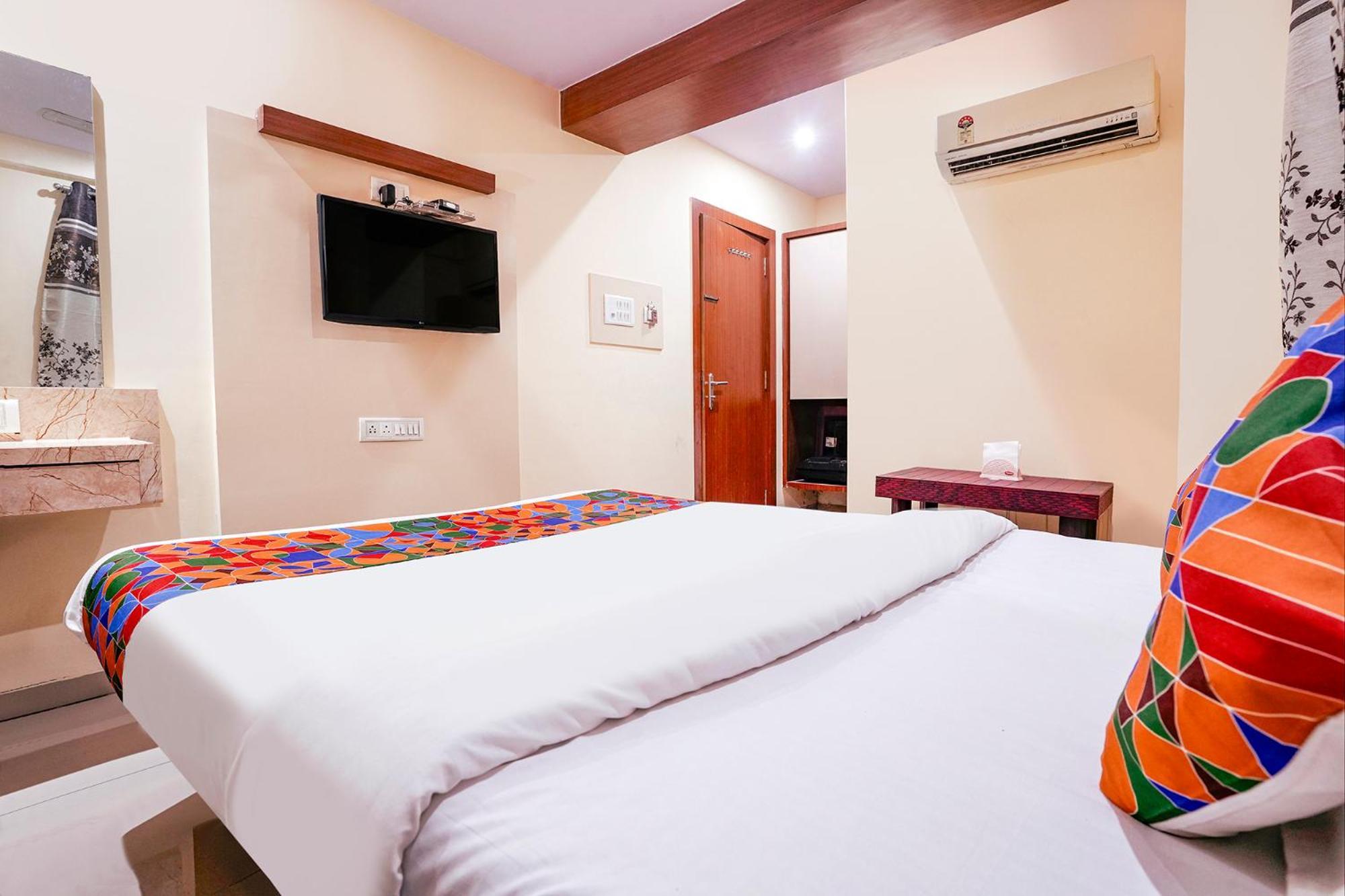 Fabhotel Everest Vashi Exterior foto